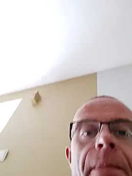 Breizh5605 online show from October 2025 12:33:01 PM