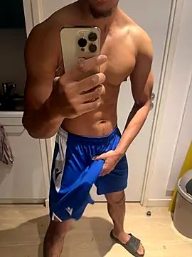 bigDickParis92 online show from October 2025 03:51:01 PM