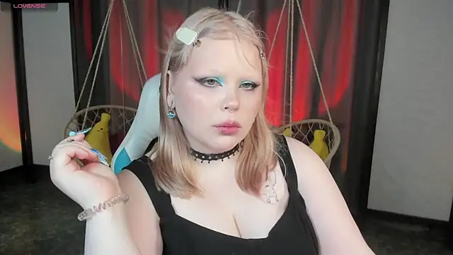 LottieReed online show from May 2026 12:12:01 PM