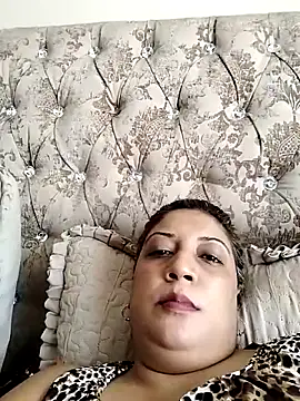 IndianLara online show from November 2025 09:32:01 AM