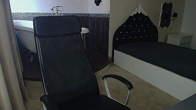 MicahLane online show from July 2026 04:19:01 AM