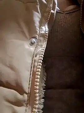 TRIEUTRIEU20 online show from November 2025 01:08:02 AM