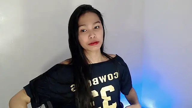 Snapshot of _Lachica_ chatting on October 2025 11:24:02 PM Lachica online show from October 2025 11:24:02 PM