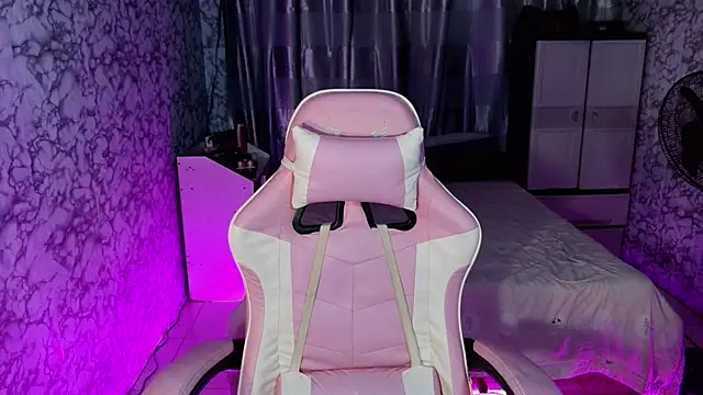  Lachica  online show from November 2025 06:56:01 AM