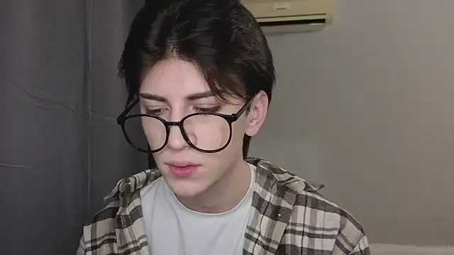 Oliver star boy  online show from November 2025 06:41:02 PM