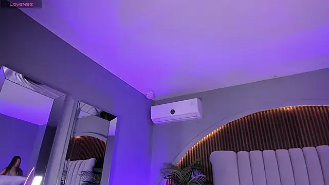 Snapshot of AmyColman_ chatting on February 2026 12:12:01 PM AmyColman online show from February 2026 12:12:01 PM