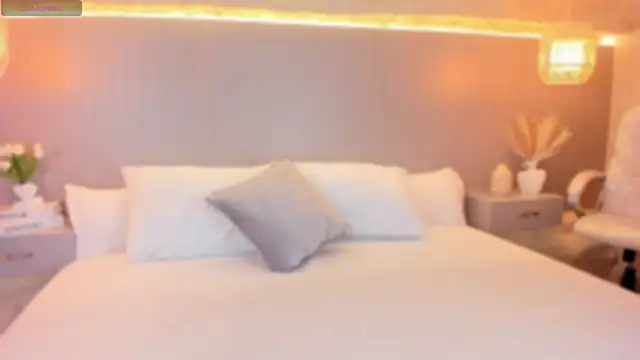 Snapshot of AmyColman_ chatting on March 2026 12:01:01 PM AmyColman online show from March 2026 12:01:01 PM