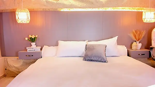 Snapshot of AmyColman_ chatting on April 2026 12:10:01 PM AmyColman online show from April 2026 12:10:01 PM