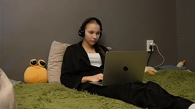 Softixq online show from November 2025 03:16:01 PM