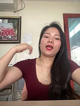 Bee Yellow00 online show from March 2026 02:55:02 AM