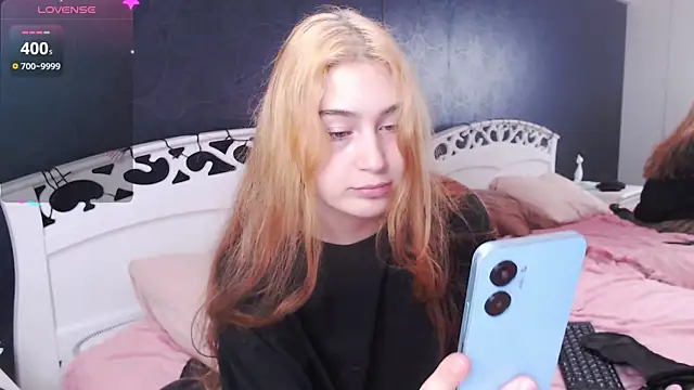 LilytLuu online show from October 2025 04:08:02 PM