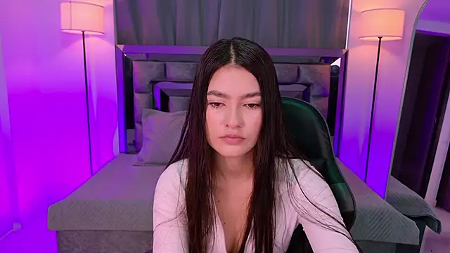 Bella Clark2 online show from March 2026 12:33:11 PM