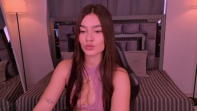 Snapshot of Bella_Clark2 chatting on July 2026 01:40:02 PM Bella Clark2 online show from July 2026 01:40:02 PM