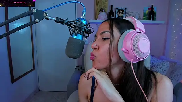 VenusIsLove  online show from January 2025 10:46:02 PM