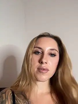 Snapshot of LaraHorneyy chatting on October 2025 05:09:02 PM LaraHorneyy online show from October 2025 05:09:02 PM