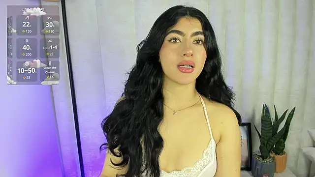 Snapshot of Emii_rous chatting on November 2025 02:43:01 AM Emii rous online show from November 2025 02:43:01 AM