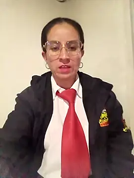 Valentina--1 online show from November 2025 02:01:02 AM