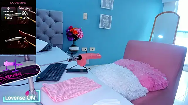 Luna Raay online show from January 2026 06:44:02 PM