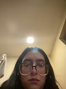 Snapshot of Kloe_Novoa chatting on March 2026 01:38:01 PM Kloe Novoa online show from March 2026 01:38:01 PM