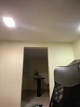 Snapshot of Kloe_Novoa chatting on April 2026 12:06:02 PM Kloe Novoa online show from April 2026 12:06:02 PM