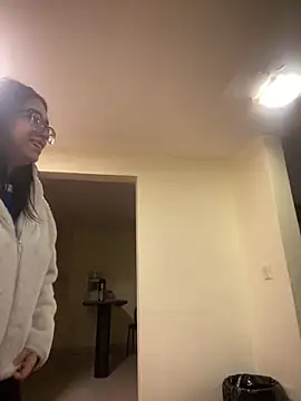 Snapshot of Kloe_Novoa chatting on April 2026 12:50:02 PM Kloe Novoa online show from April 2026 12:50:02 PM