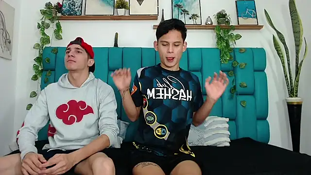 Hot Boys Latinos X online show from November 2025 01:24:03 PM