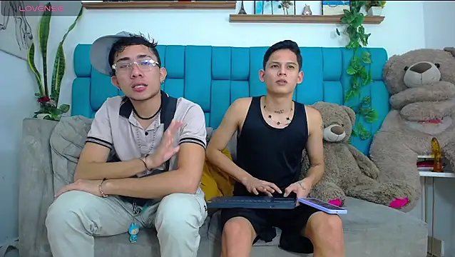 Hot Boys Latinos X online show from February 2026 07:40:01 PM