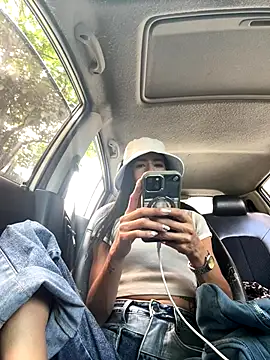 phenixpink22 online show from November 2025 05:58:02 PM