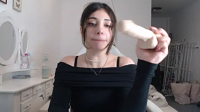 Snapshot of bellefleurrr chatting on July 2026 12:15:02 AM bellefleurrr online show from July 2026 12:15:02 AM