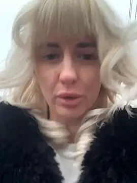 blondegirlx online show from November 2025 02:16:02 PM