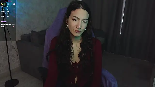 Mulan Lo online show from April 2026 10:15:01 AM