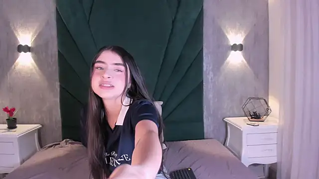 EmiliClarke online show from April 2026 11:32:01 AM