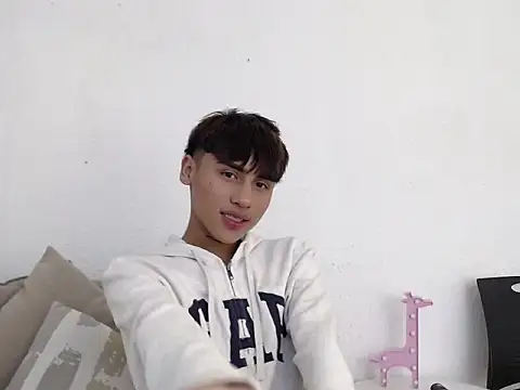 LianRoss online show from November 2025 08:20:02 PM