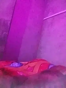 desicoupleNoon online show from October 2025 05:03:01 PM