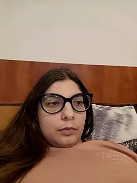 sweetbabygirlforyou online show from December 2025 06:01:02 PM