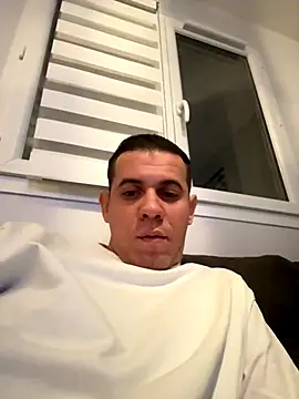 Snapshot of Xx_rvs_xX chatting on October 2025 10:28:02 PM Xx rvs xX online show from October 2025 10:28:02 PM