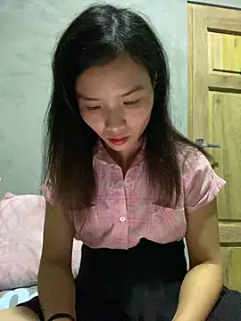 Snapshot of Yunzang chatting on November 2025 12:33:01 AM Yunzang online show from November 2025 12:33:01 AM