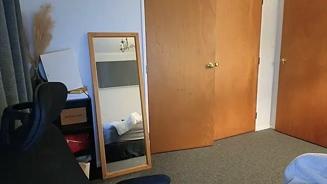 Snapshot of john_clarisa chatting on April 2026 06:51:02 AM john clarisa online show from April 2026 06:51:02 AM