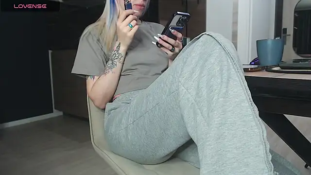 YanaMm online show from November 2025 08:36:02 AM