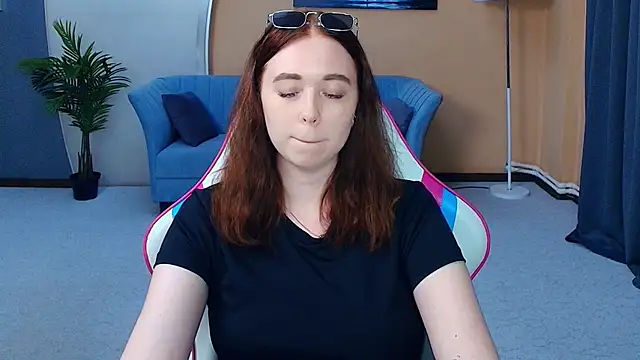 Snapshot of AddieOsler chatting on May 2026 07:52:01 PM AddieOsler online show from May 2026 07:52:01 PM
