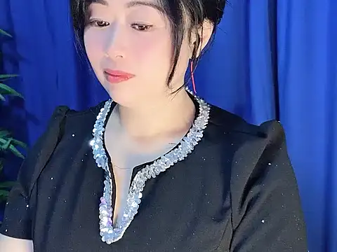 yaoyao22678 online show from November 2025 02:33:01 AM