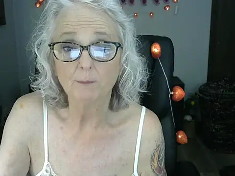 JoleneDelacroix online show from February 2026 06:15:02 PM