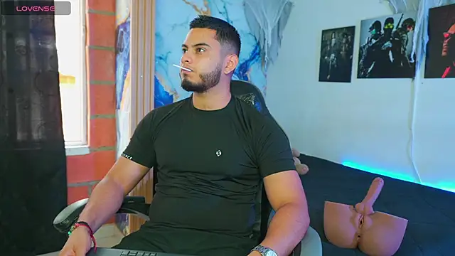 Tiler wolker online show from November 2025 08:42:02 PM