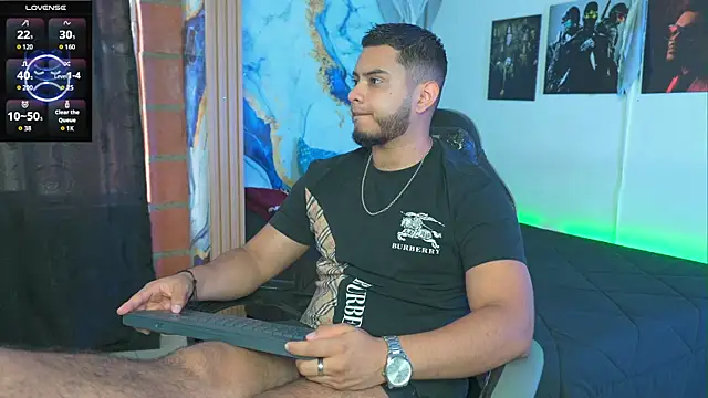 Tiler wolker online show from November 2025 08:46:02 PM