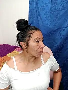 Snapshot of Esmeralda_546 chatting on February 2026 09:53:02 PM Esmeralda 546 online show from February 2026 09:53:02 PM