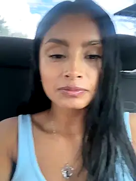 saragrey77 online show from November 2025 04:01:02 PM