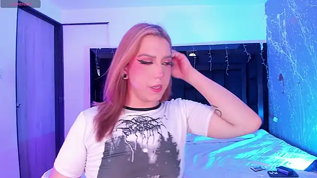 JanneBlossom  online show from December 2025 10:03:01 PM