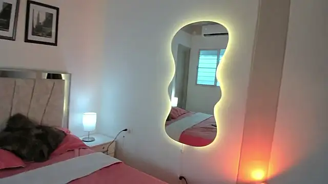 Sweetiee Aurora online show from November 2025 07:38:01 PM