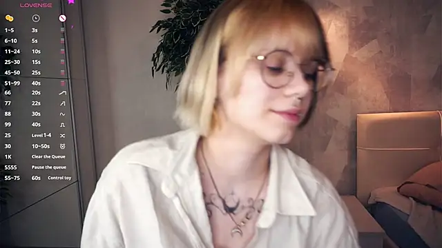 Snapshot of KellePourier chatting on February 2026 06:15:01 PM KellePourier online show from February 2026 06:15:01 PM