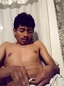 SkinniYamo online show from April 2026 04:15:01 AM